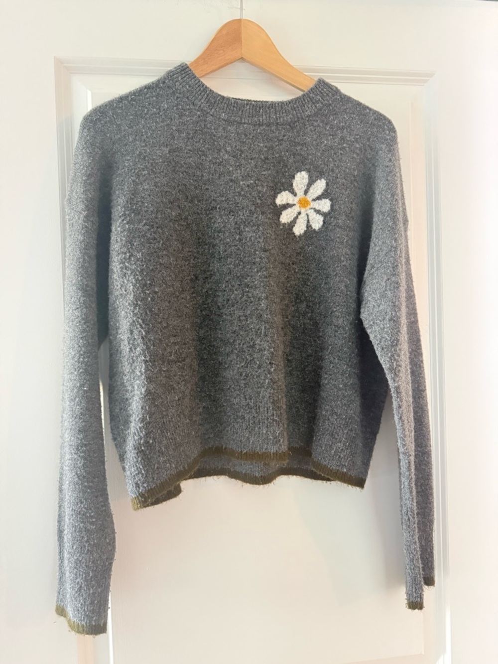 NATURAL LIFE Gray Crewneck Sweater with Daisy S